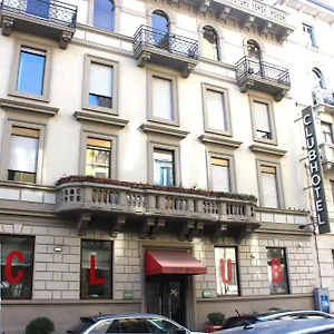 Club Szálloda Milánó